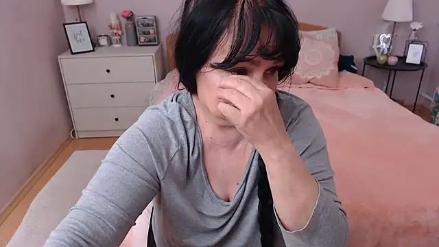 LeveMe2Nightt Chat XXX in diretta