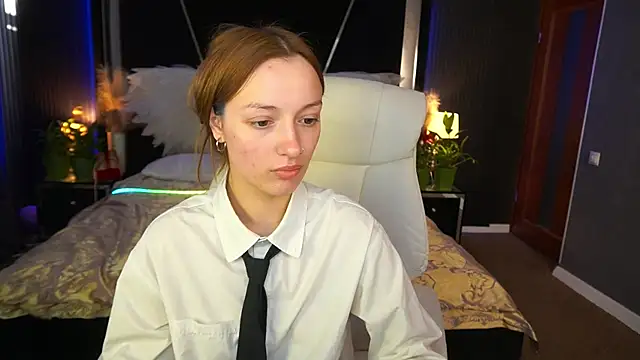 Chatroom XXX en direct de FoxyMayy