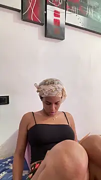 thepicis' Live XXX Chat