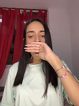 leilani_X Adlı Modelin Canlı XXX Sohbeti