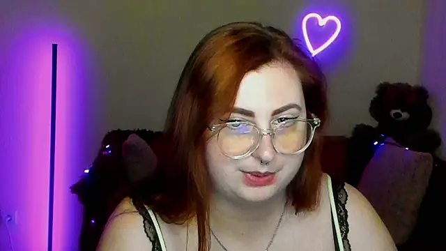 Chat +18 de Alicia_love00 ao vivo