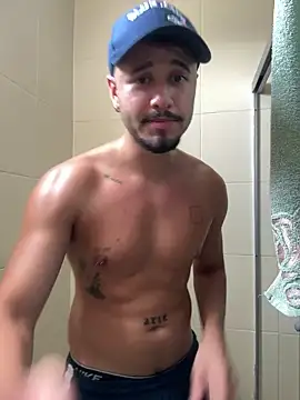 guzzfit: απευθείας συνομιλία ΧΧΧ
