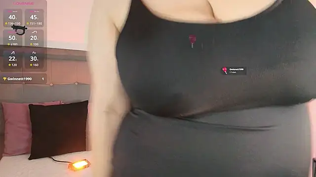 Chat XXX ao vivo de Kiara_noirr