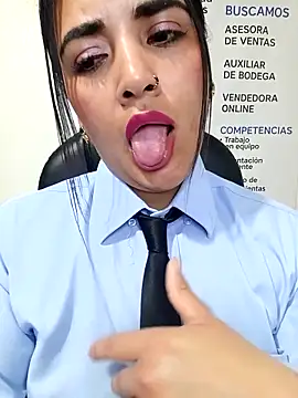 MAYE__13 élő XXX-chatje
