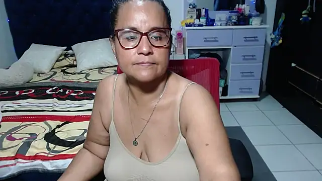 pervert_mommy_'s Live XXX Chat