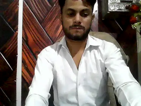 Stubborndesiboy 라이브 XXX 채 팅