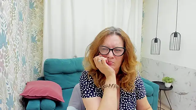 LeaPure élő XXX-chatje