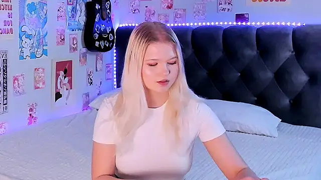 LunariaFoxn Live XXX chat