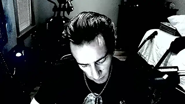 Pokazy przed kamerką – LEVIATHANX666