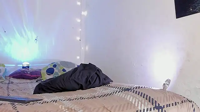 chloe_kisses' Live XXX Chat