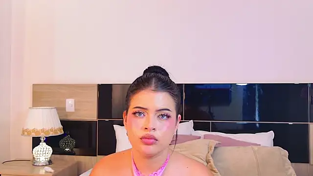 Elodie_Laurent – Naživo XXX chat