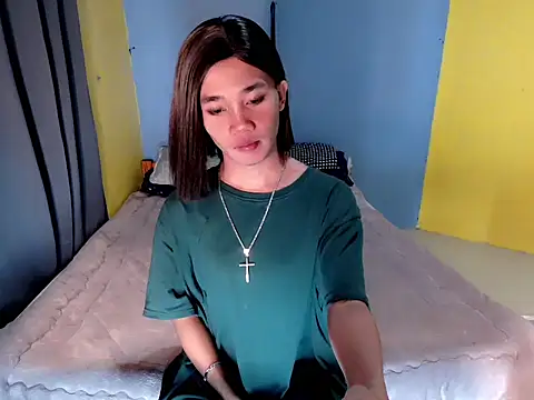 Petite_HugeCock's Live XXX Chat