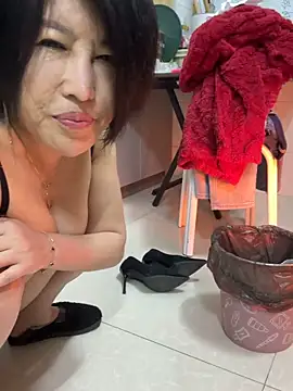luckybaby666999 网络视讯表演