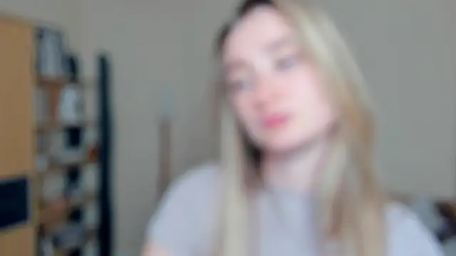 VioletteClaire élő XXX-chatje
