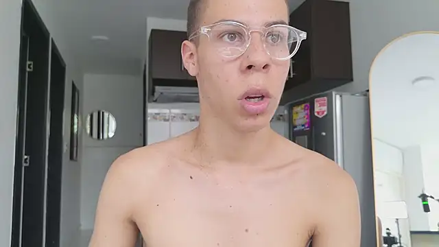 Chatroom XXX en direct de grey___27