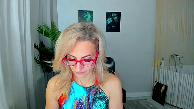 MuseOfStage Chat XXX live