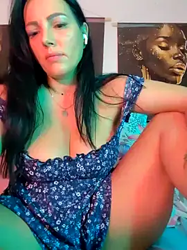 ReiyaRey Adlı Modelin Canlı XXX Sohbeti