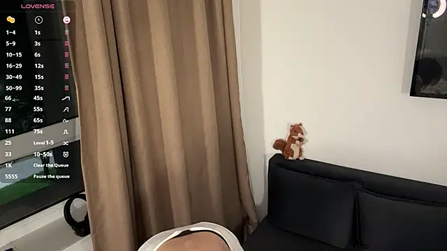 Ur_neighbor_Kira's Live XXX Chat