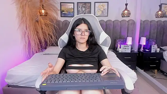Chat +18 de amber_hill_ ao vivo
