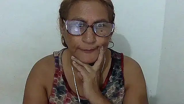 XXX chat uživo modela charrysexy1