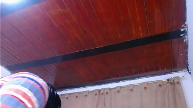 Bicky_24 Show in webcam