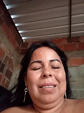 Mother-Big-tits: διαδικτυακό σόου στην κάμερα