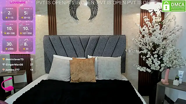 Atiena_'s Webcam Show
