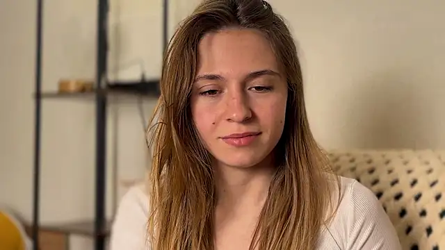 LovelyKatea élő XXX-chatje