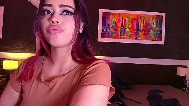 EvaaFoxxy1 Adlı Modelin Canlı XXX Sohbeti