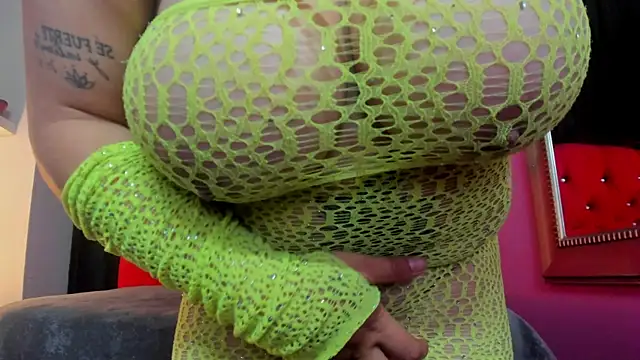 ScarletBigTitties Adlı Modelin Canlı XXX Sohbeti