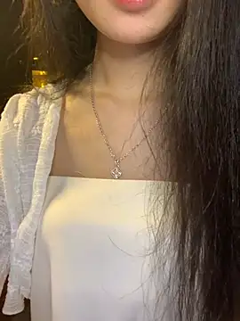 Nhinhi18's Live XXX Chat