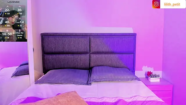 lilith_petit_ 现场XXX聊天