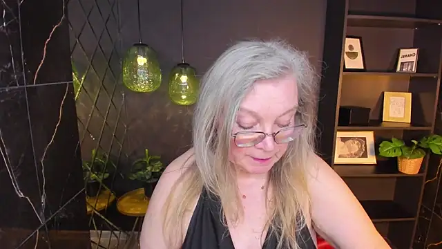 NataliMellow Chat XXX in diretta
