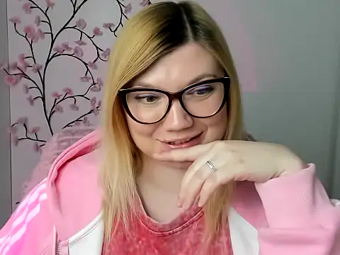 Lola_moree Adlı Modelin Canlı XXX Sohbeti