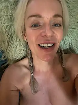 LadyMissNipsnLips' Live XXX Chat