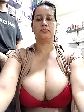 keilymadam Show in webcam