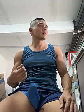 Paul22cm- Chat XXX in diretta