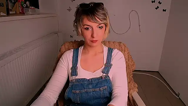 Lana_Foxyy élő XXX-chatje