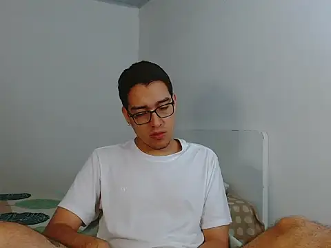 NickFinのライブXXXチャット