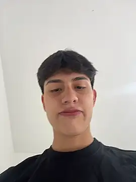XXX chat uživo modela Lander_Cruz