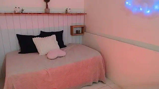 Alianna_Gold Show Webcam