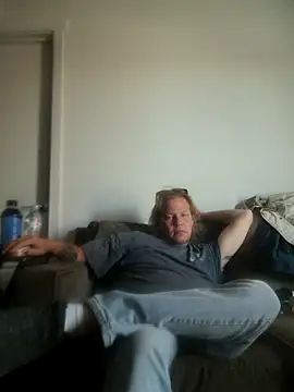 yourMasterisBored's Live XXX Chat