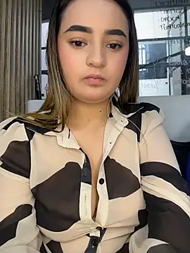 Chat +18 de Antonella_Julieta ao vivo