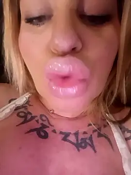 MiaMooly's Webcam Show