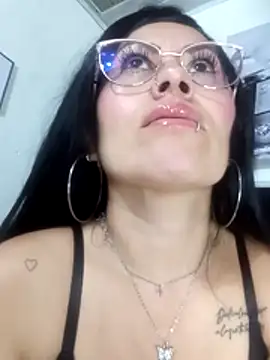 Tania_mature Chat XXX in diretta