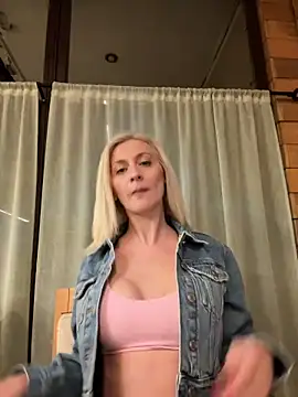 HOTLadyluna Webcam Show