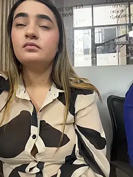 Antonella_Julieta 现场XXX聊天
