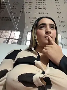 Antonella_Julieta 在線直播表演