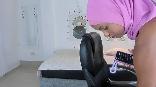 Amira_Alzahra's Webcam Show
