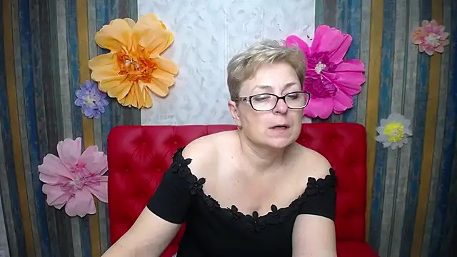 EmiliaGree's Live XXX Chat